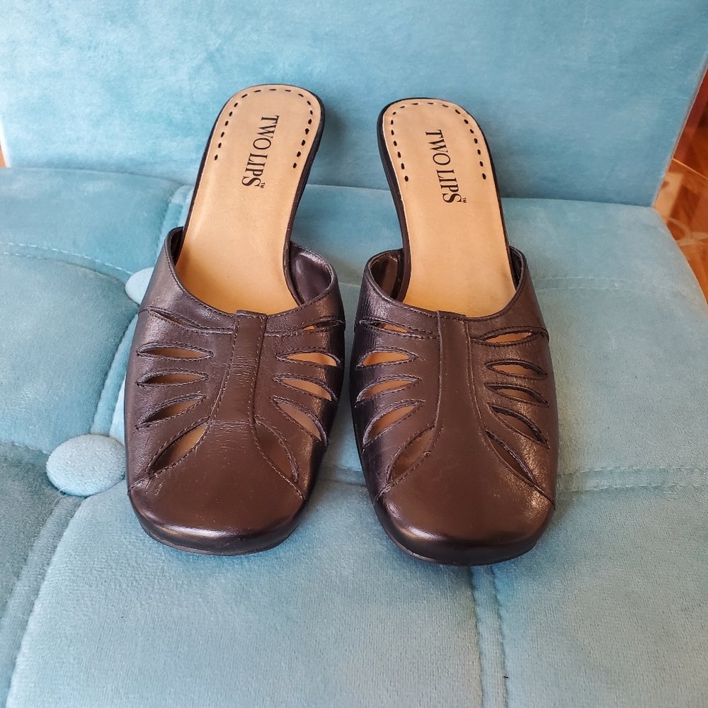 Two Lips Black Leather Cut Out Mules Slip On Slide Sandals Heels Size 7.5